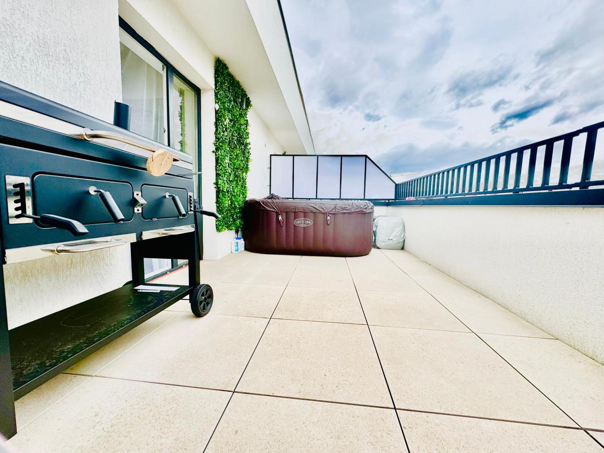 Luxury Apartment Sinuhe Brasov Luaran gambar