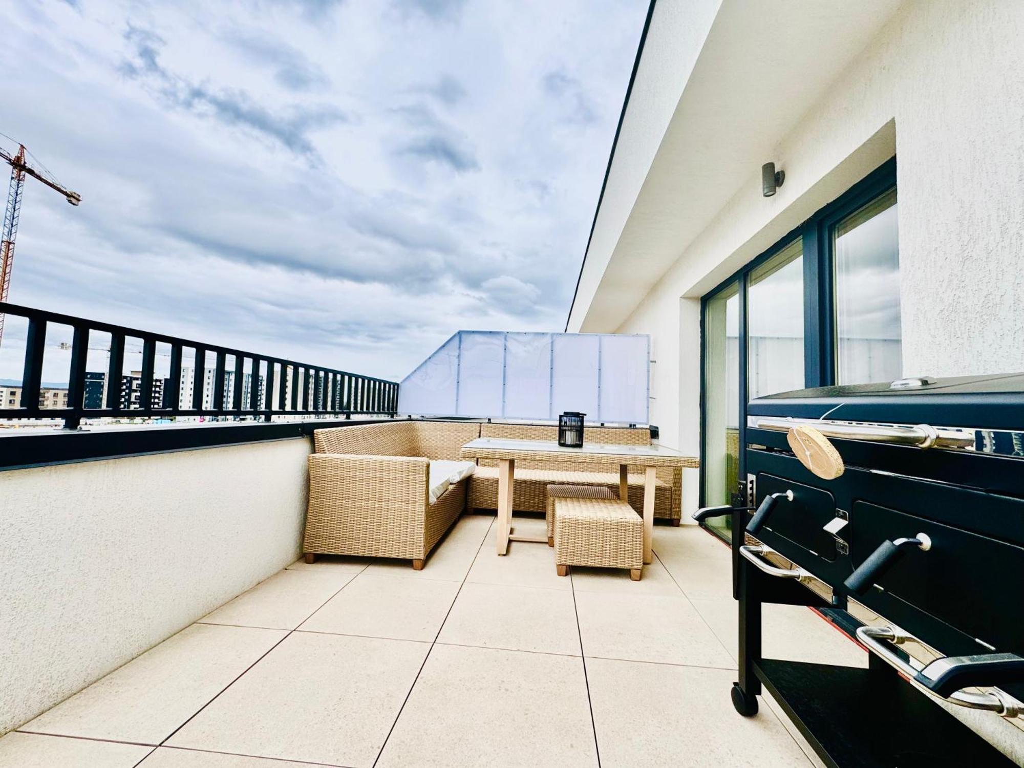 Luxury Apartment Sinuhe Brasov Luaran gambar